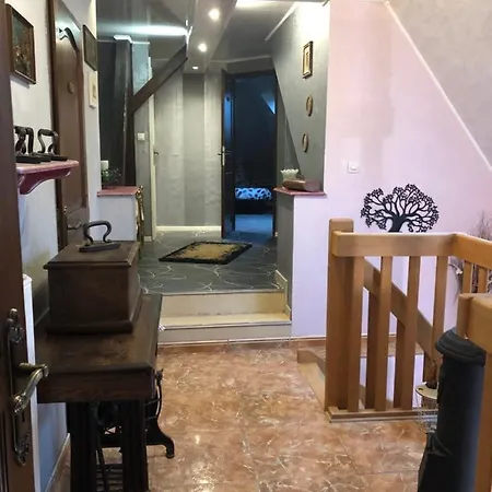 Guest house Maison D'hotes Au Pied Du Chateau